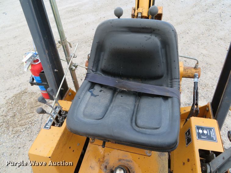 image for item DE8195 1997 Case 360 trencher