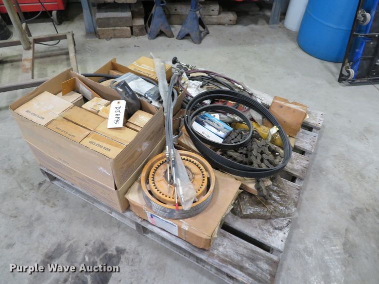 image for item DE8195 1997 Case 360 trencher