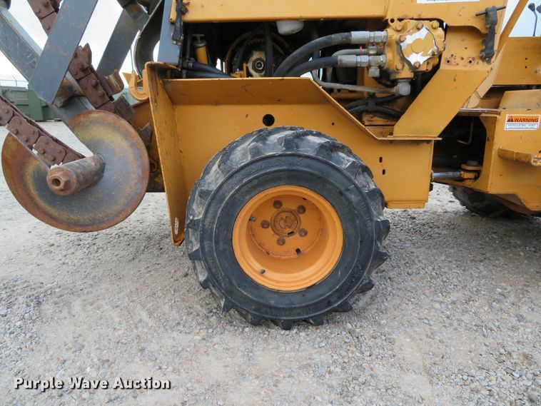 image for item DE8195 1997 Case 360 trencher