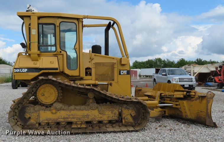 image for item DE8198 1996 Caterpillar D4H LGP dozer
