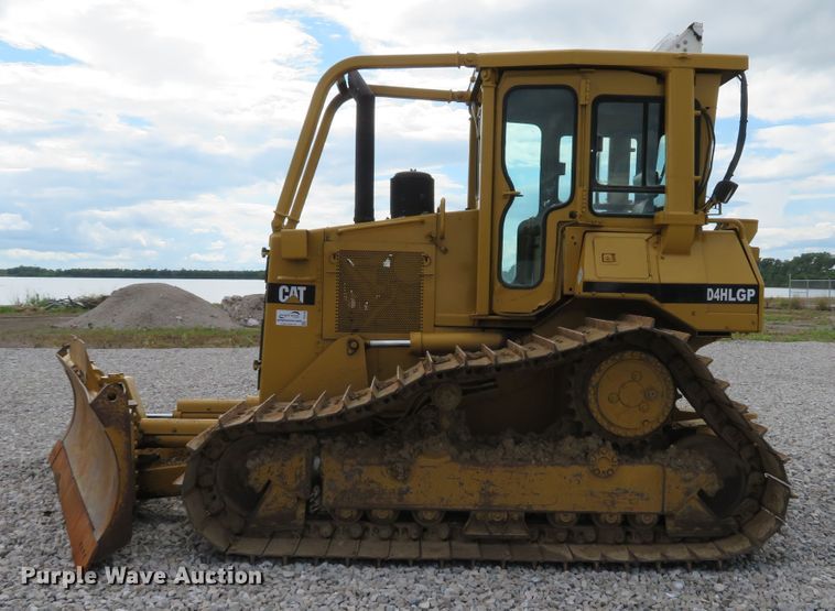 image for item DE8198 1996 Caterpillar D4H LGP dozer