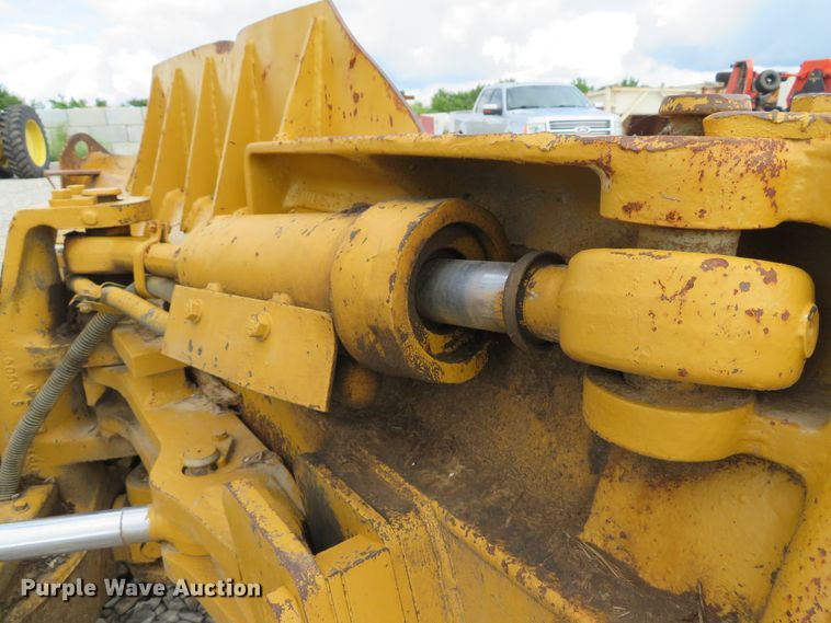 image for item DE8198 1996 Caterpillar D4H LGP dozer
