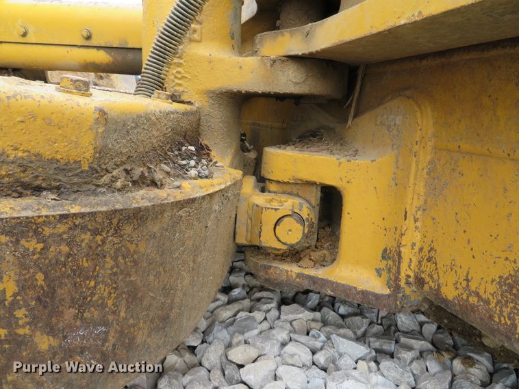 image for item DE8198 1996 Caterpillar D4H LGP dozer
