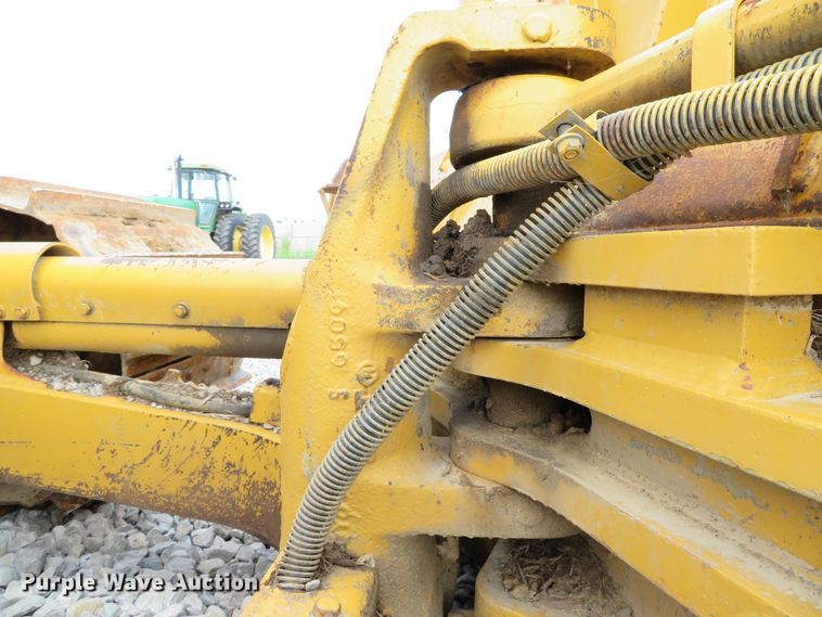 image for item DE8198 1996 Caterpillar D4H LGP dozer
