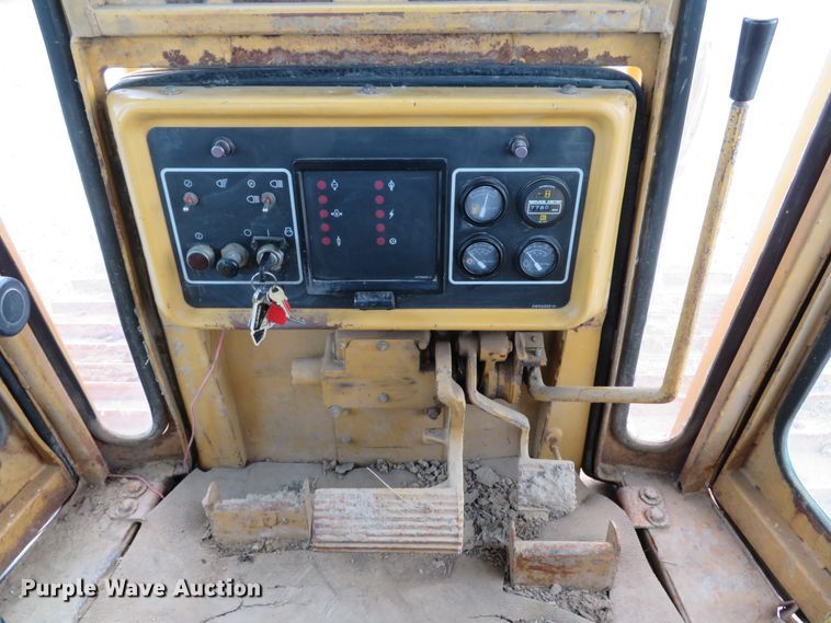 image for item DE8198 1996 Caterpillar D4H LGP dozer