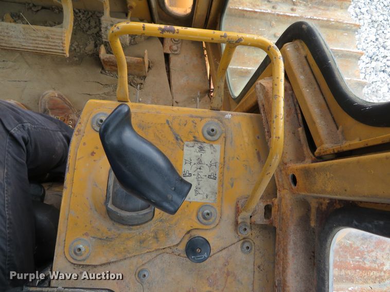 image for item DE8198 1996 Caterpillar D4H LGP dozer