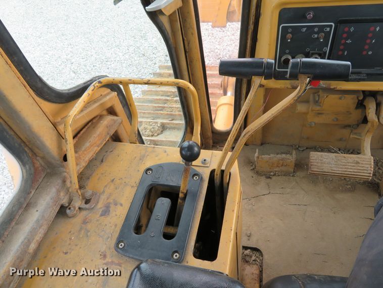 image for item DE8198 1996 Caterpillar D4H LGP dozer