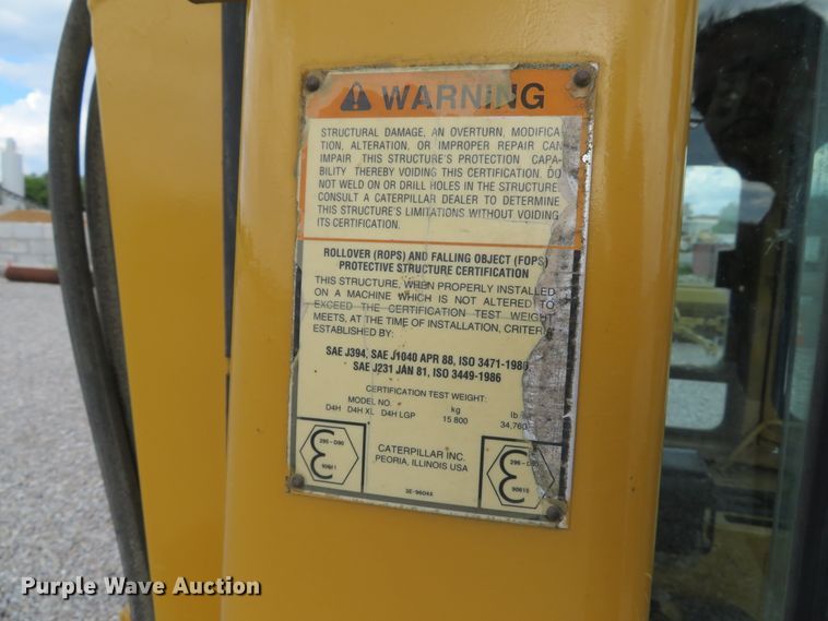 image for item DE8198 1996 Caterpillar D4H LGP dozer