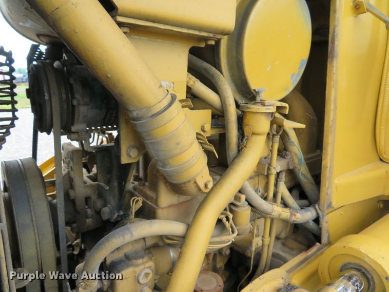 image for item DE8198 1996 Caterpillar D4H LGP dozer