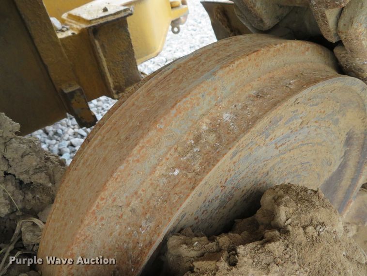 image for item DE8198 1996 Caterpillar D4H LGP dozer