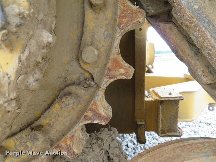 image for item DE8198 1996 Caterpillar D4H LGP dozer