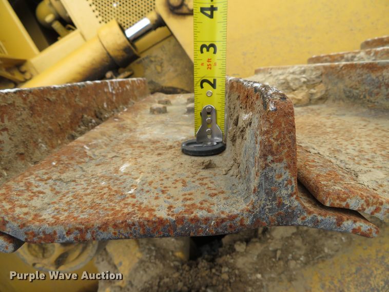 image for item DE8198 1996 Caterpillar D4H LGP dozer