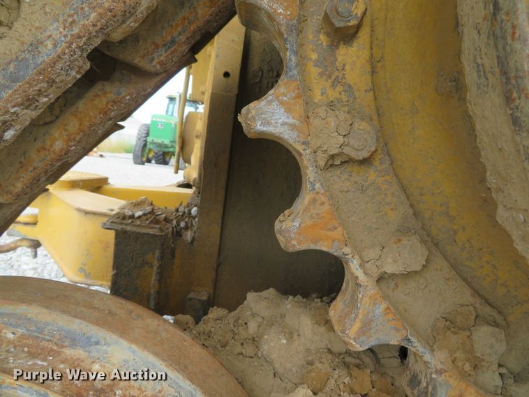 image for item DE8198 1996 Caterpillar D4H LGP dozer