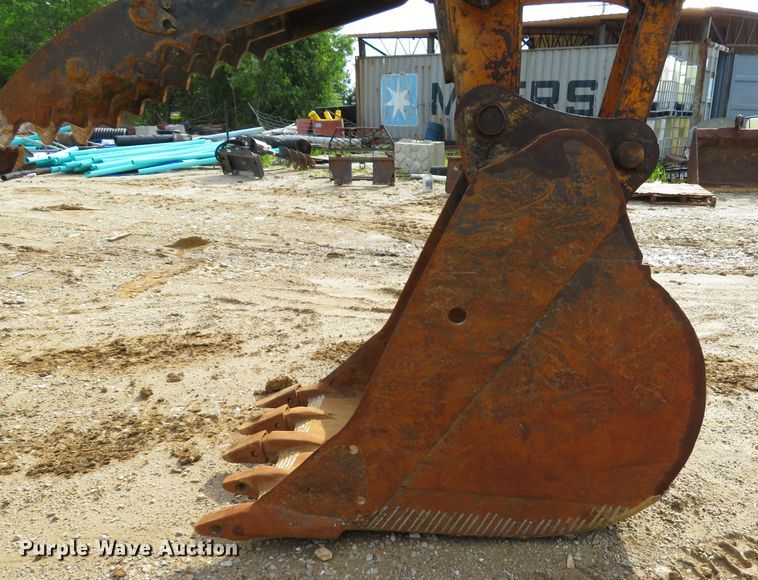 image for item DE8199 1995 Hyundai Robex 180LC-3 excavator