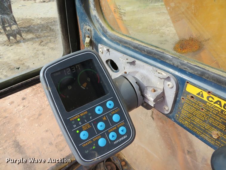 image for item DE8199 1995 Hyundai Robex 180LC-3 excavator