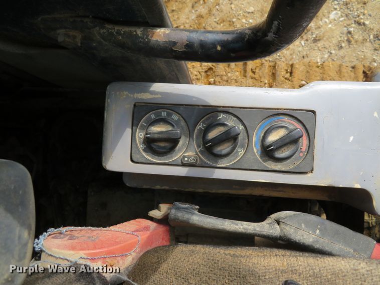 image for item DE8199 1995 Hyundai Robex 180LC-3 excavator