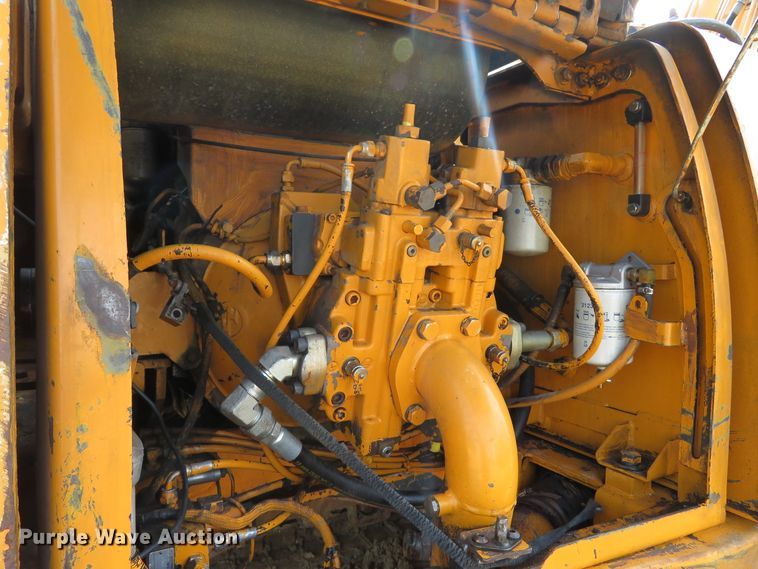 image for item DE8199 1995 Hyundai Robex 180LC-3 excavator