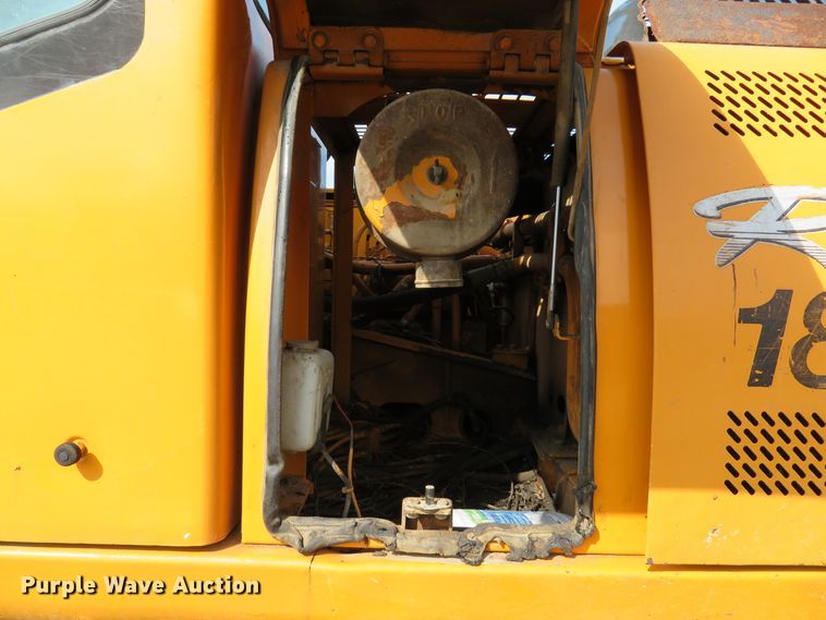 image for item DE8199 1995 Hyundai Robex 180LC-3 excavator