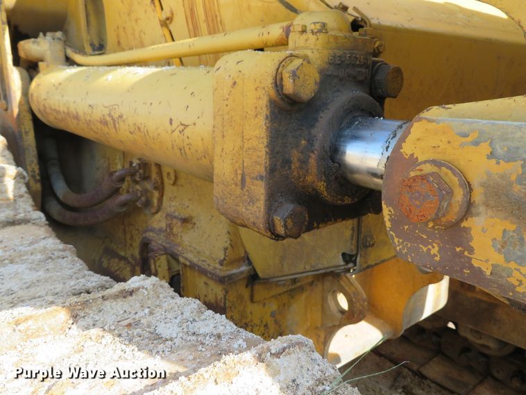 image for item DE8200 1993 Caterpillar 963 track loader