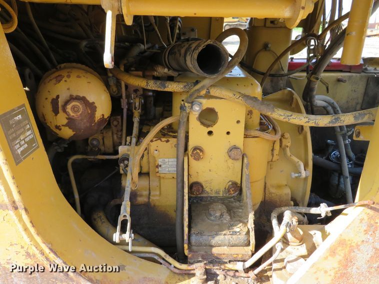 image for item DE8200 1993 Caterpillar 963 track loader