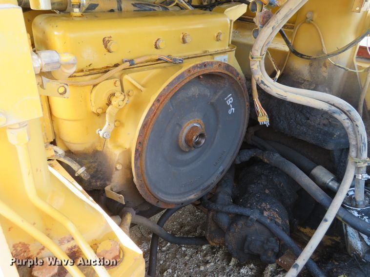 image for item DE8200 1993 Caterpillar 963 track loader