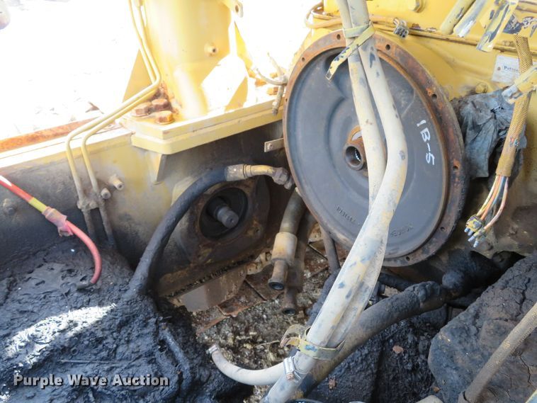 image for item DE8200 1993 Caterpillar 963 track loader