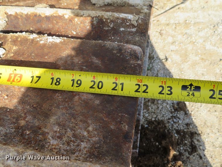 image for item DE8200 1993 Caterpillar 963 track loader