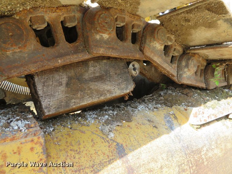 image for item DE8200 1993 Caterpillar 963 track loader