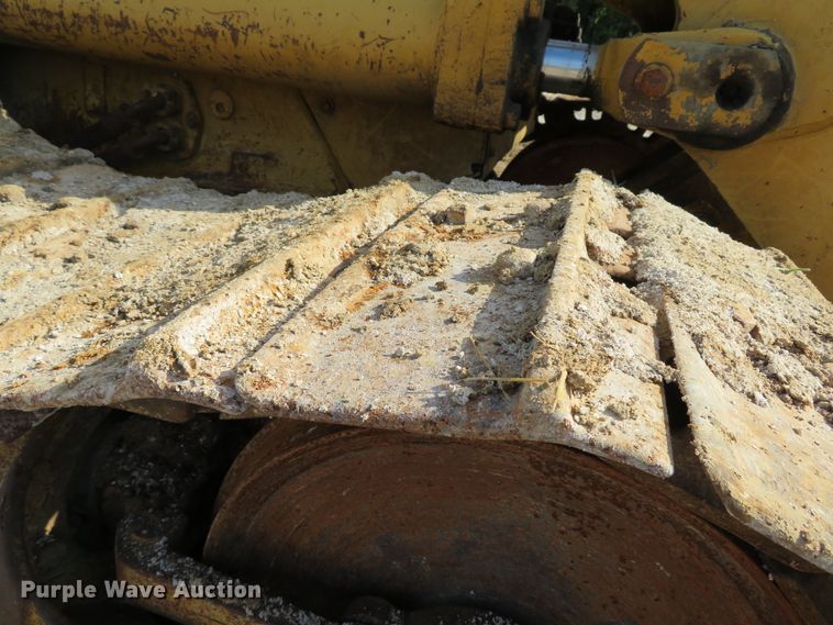 image for item DE8200 1993 Caterpillar 963 track loader