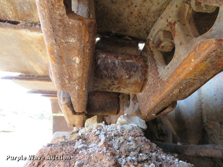 image for item DE8200 1993 Caterpillar 963 track loader