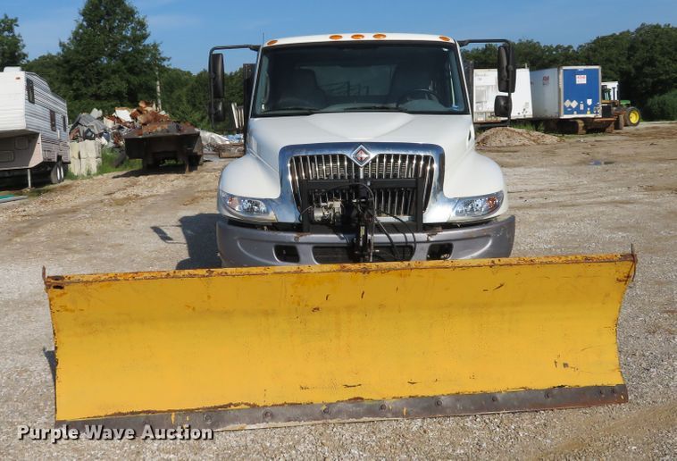 image for item DE8201 2006 International 4300 dump truck