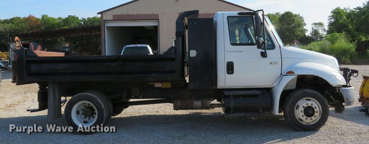 image for item DE8201 2006 International 4300 dump truck