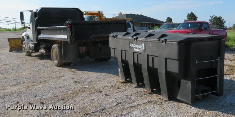 image for item DE8201 2006 International 4300 dump truck