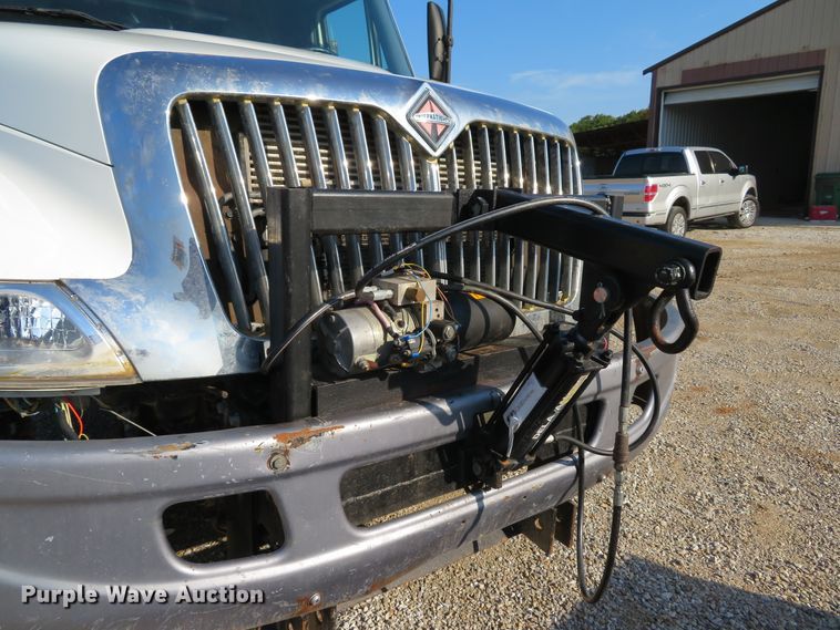 image for item DE8201 2006 International 4300 dump truck