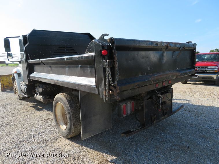 image for item DE8201 2006 International 4300 dump truck