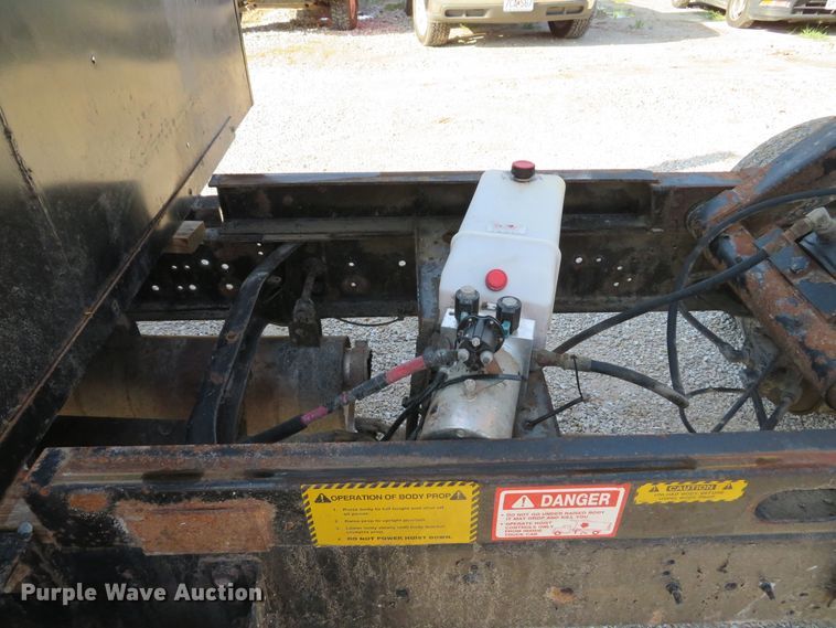 image for item DE8201 2006 International 4300 dump truck