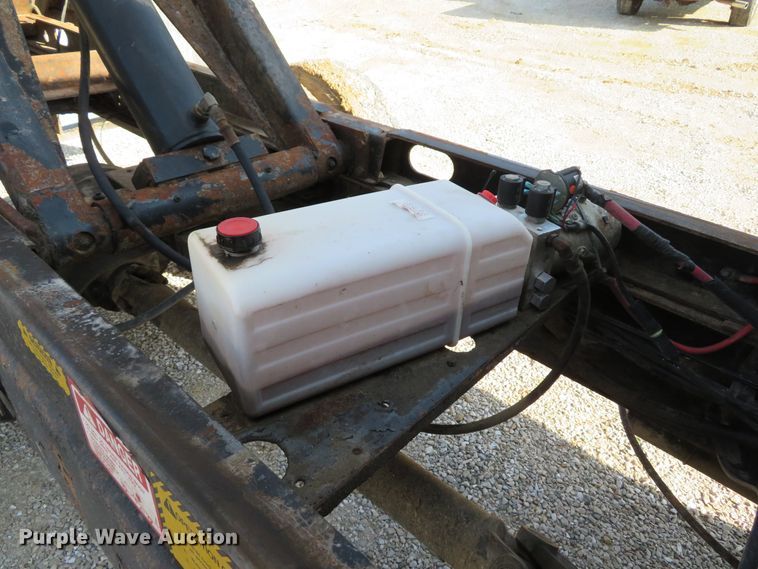 image for item DE8201 2006 International 4300 dump truck