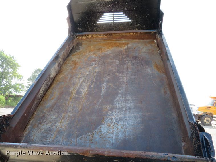 image for item DE8201 2006 International 4300 dump truck