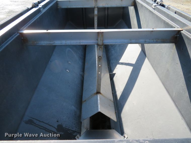 image for item DE8201 2006 International 4300 dump truck