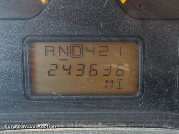 image for item DE8201 2006 International 4300 dump truck