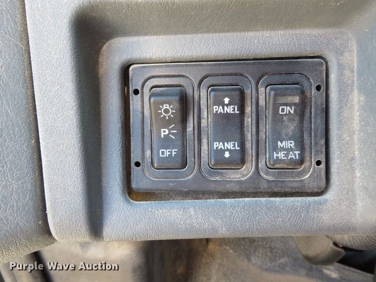 image for item DE8201 2006 International 4300 dump truck