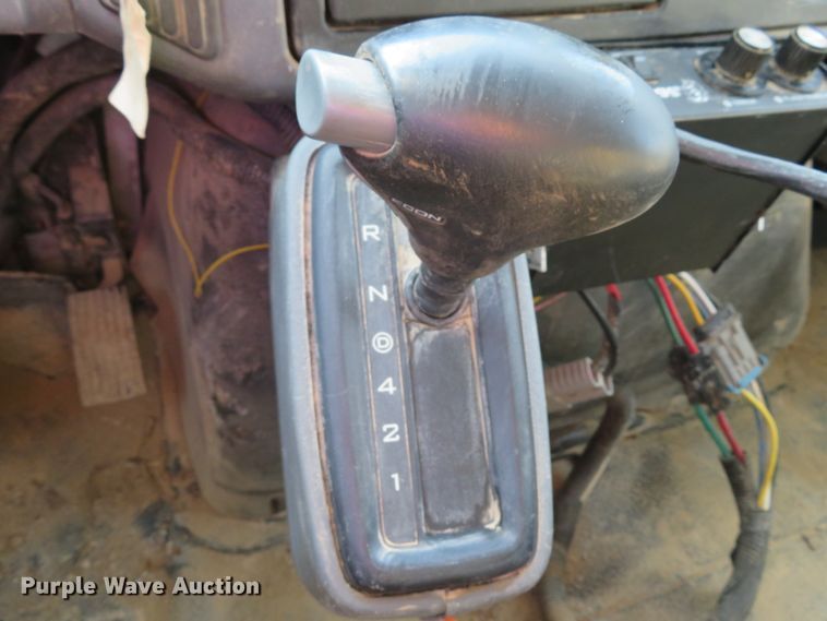 image for item DE8201 2006 International 4300 dump truck