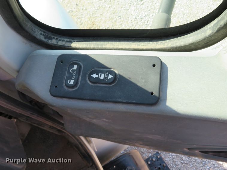 image for item DE8201 2006 International 4300 dump truck