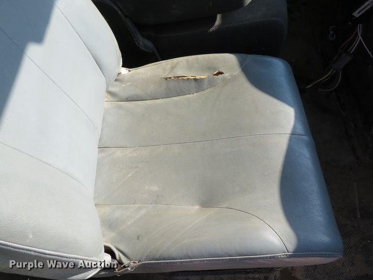 image for item DE8201 2006 International 4300 dump truck