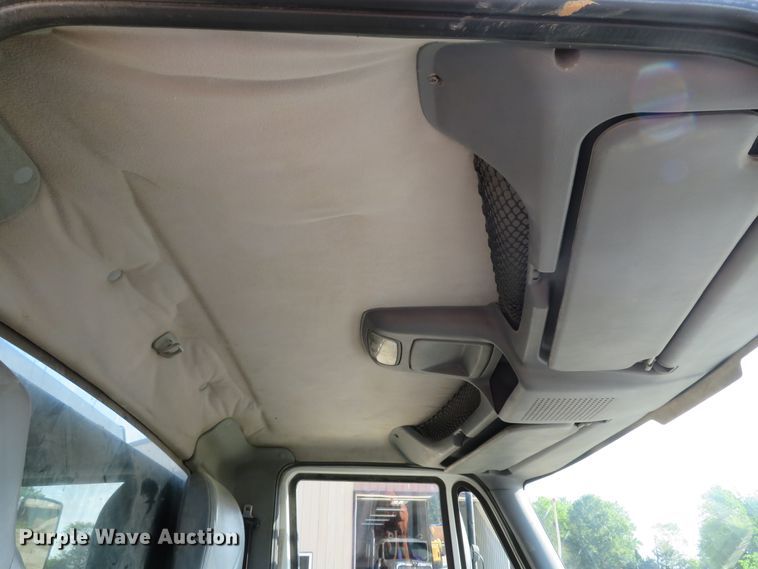 image for item DE8201 2006 International 4300 dump truck