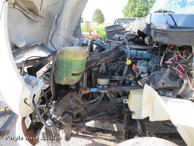 image for item DE8201 2006 International 4300 dump truck