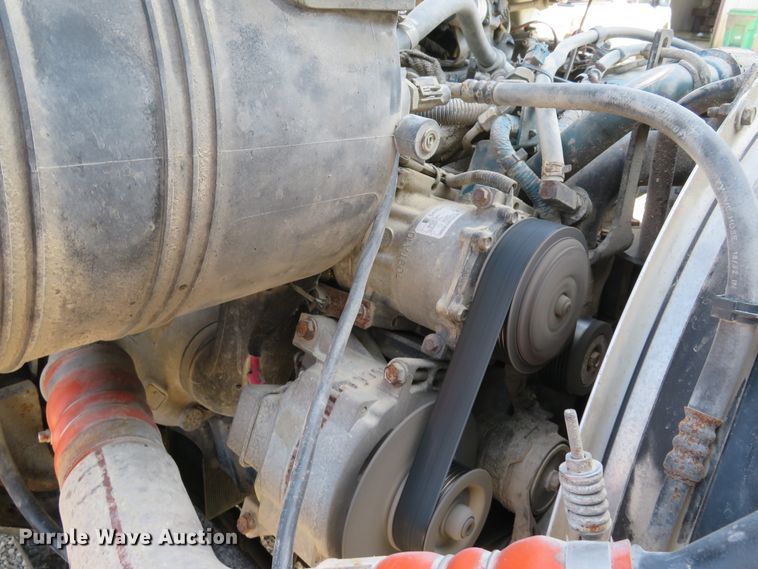 image for item DE8201 2006 International 4300 dump truck