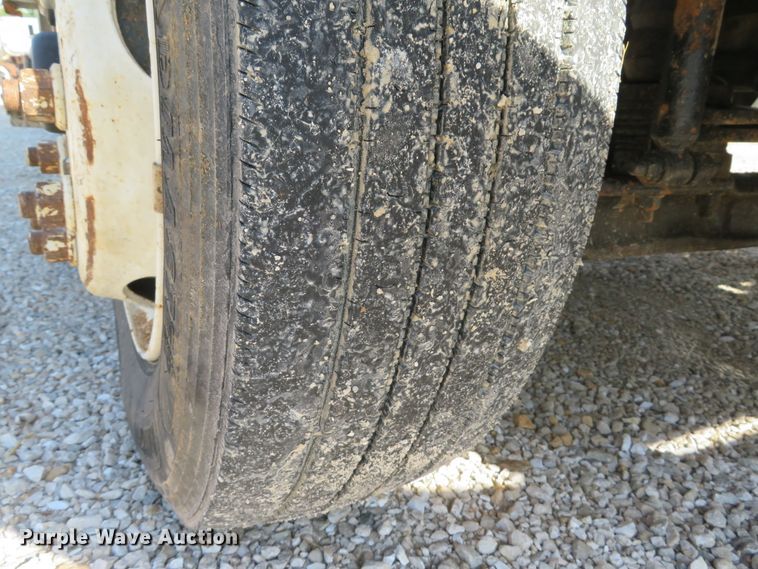 image for item DE8201 2006 International 4300 dump truck