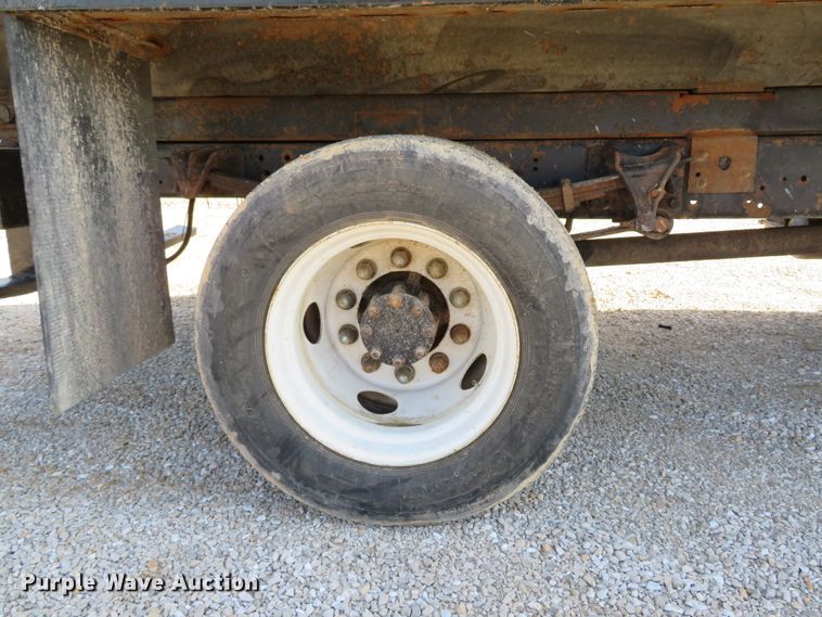 image for item DE8201 2006 International 4300 dump truck