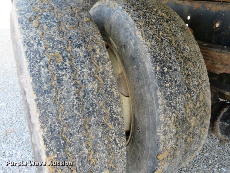 image for item DE8201 2006 International 4300 dump truck